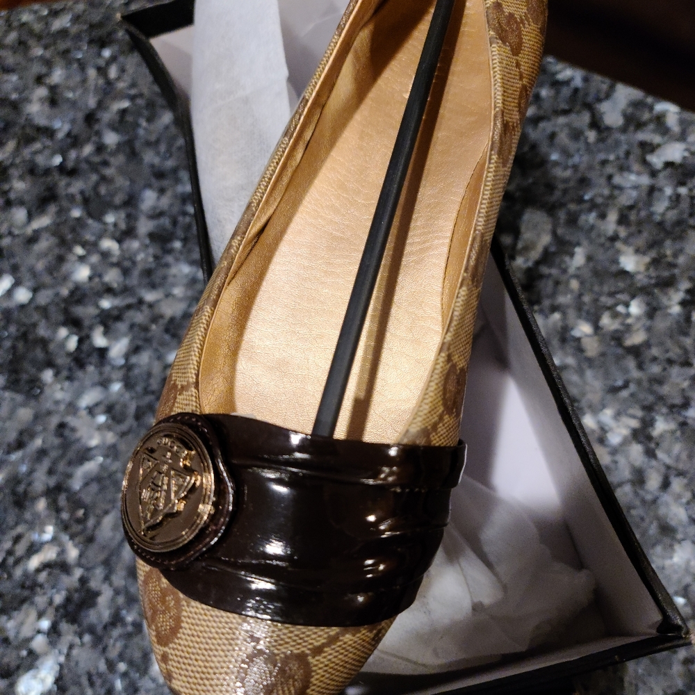 Gucci slip on's
